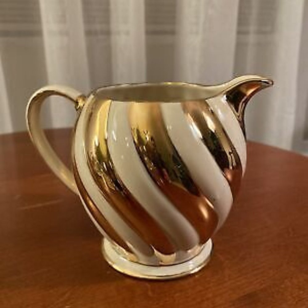 Sadler Gold Swirl Pitcher 5.5 inches tall Made in England flea bite one side